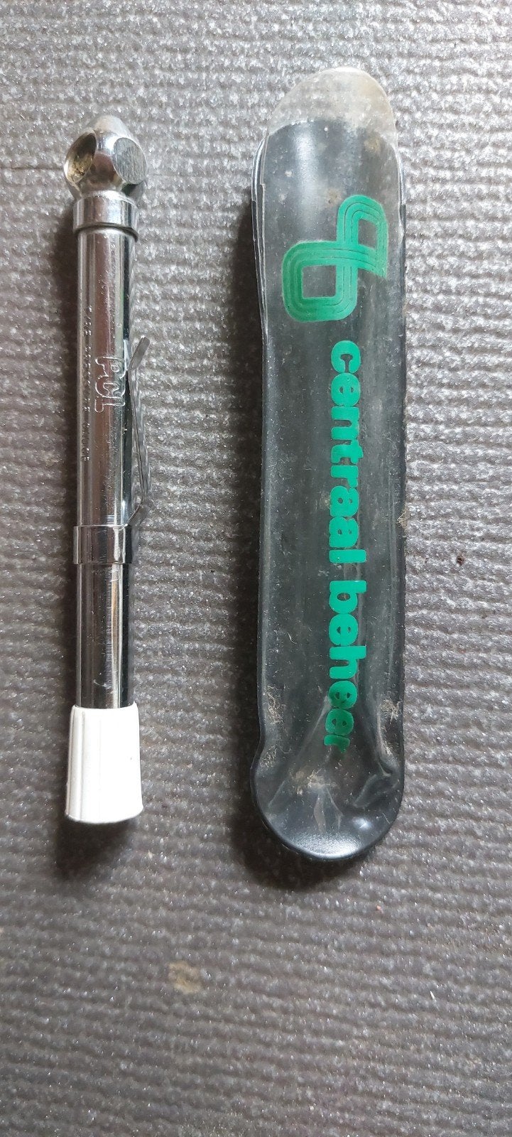 Bandenspanningsmeter met hoesje, Ophalen of Verzenden, Gebruikt