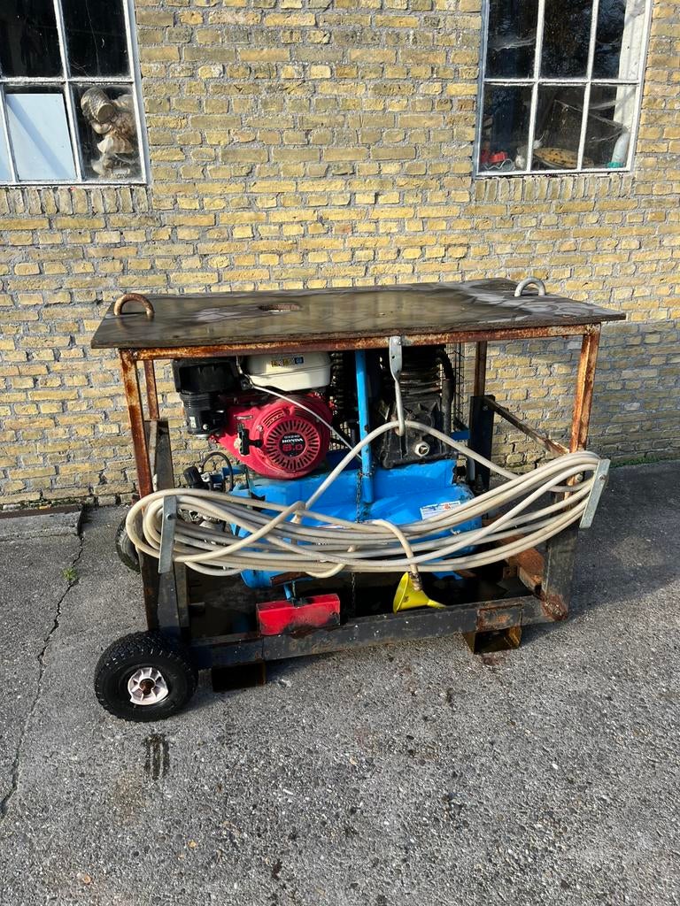 Mobiele compressor Honda GX benzine bouw in transport krat, Doe-het-zelf en Verbouw, Compressors, Gebruikt, 100 liter of meer