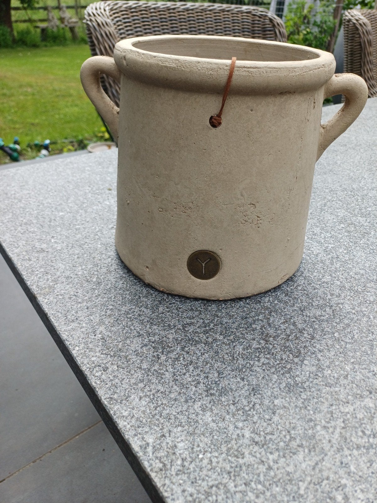 Decoratieve vaas met handvatten, beige, 25 cm hoog, Huis en Inrichting, Woonaccessoires | Vazen, Ophalen, Met handvat, Beige, Zo goed als nieuw