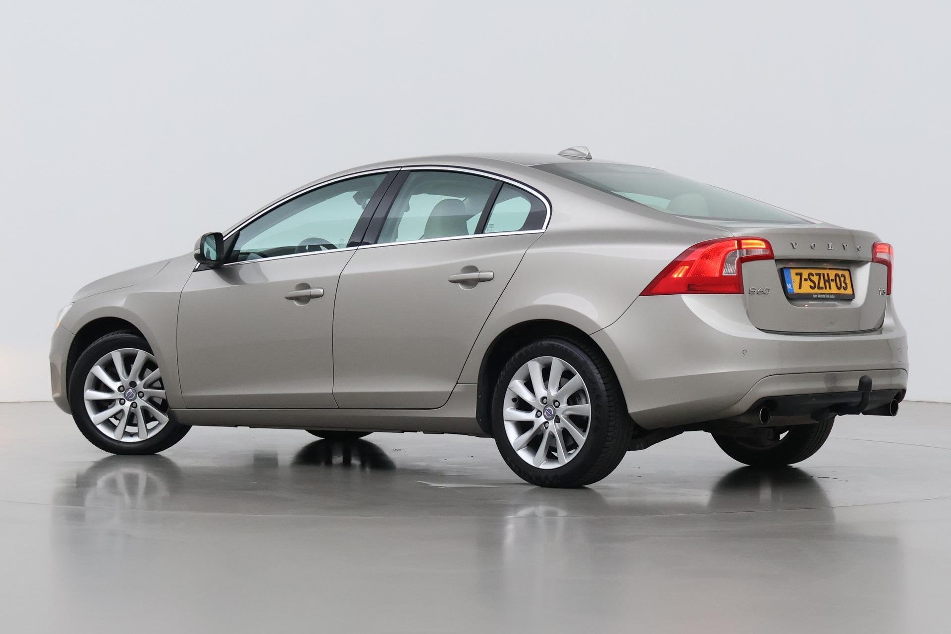 Volvo S60 1.6 T3 Momentum | Trekhaak | Cruise Control | Lede, Auto's, Voorwielaandrijving, Stof, Gebruikt, 4 cilinders
