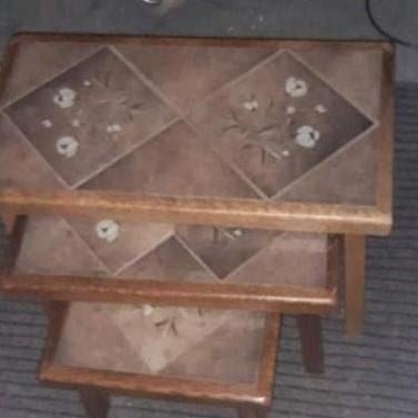 Eiken tafeltjes set, Ophalen