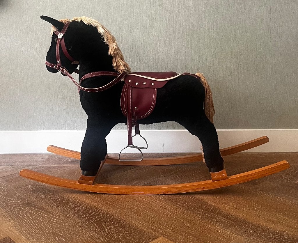 Houten hobbelpaard, Ophalen, Gebruikt