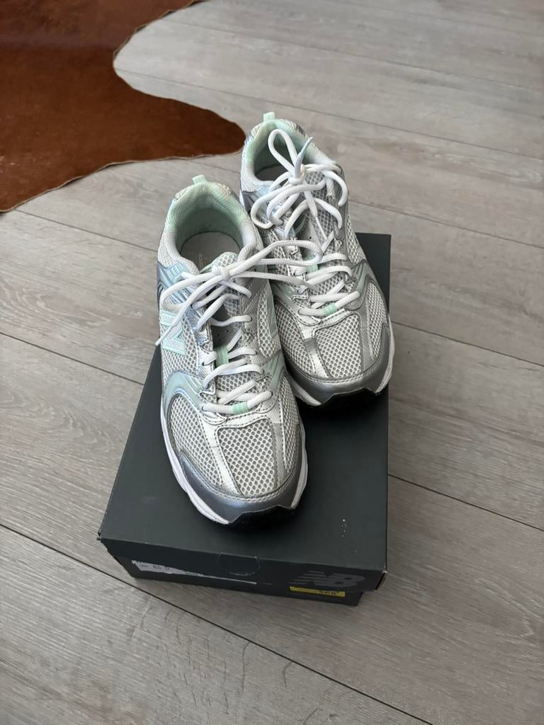 New Balance 530 Maat 42 Eenmaal gedragen, Ophalen of Verzenden, Zo goed als nieuw, Sneakers of Gympen