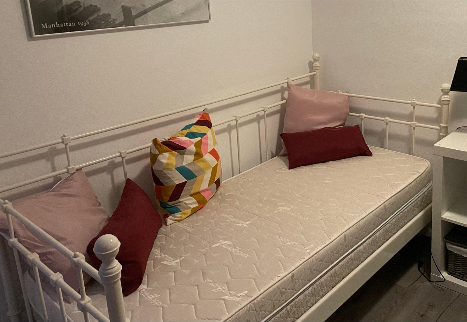 Wit metalen eenpersoonsbed met matras, Ophalen, Gebruikt, 90 cm, Eenpersoons