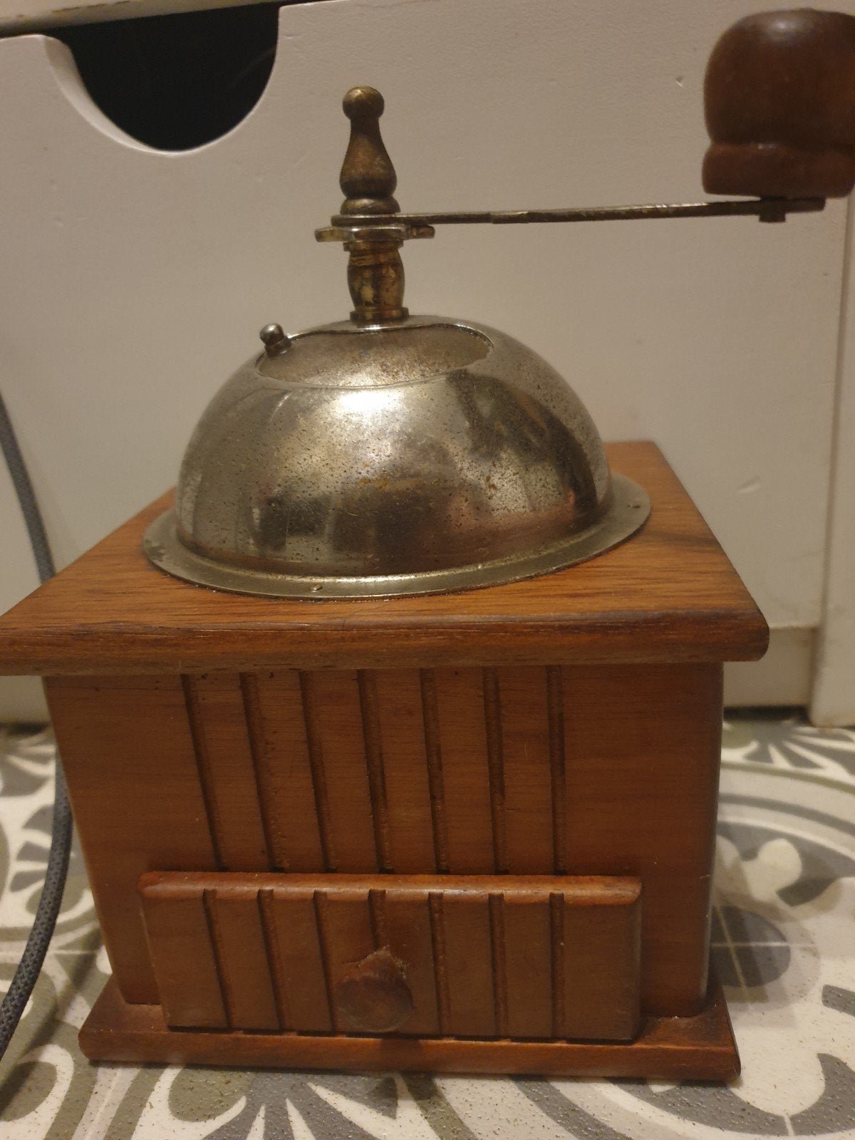 Vintage handmatige koffiemolen, Antiek en Kunst, Antiek | Keukenbenodigdheden, Ophalen of Verzenden