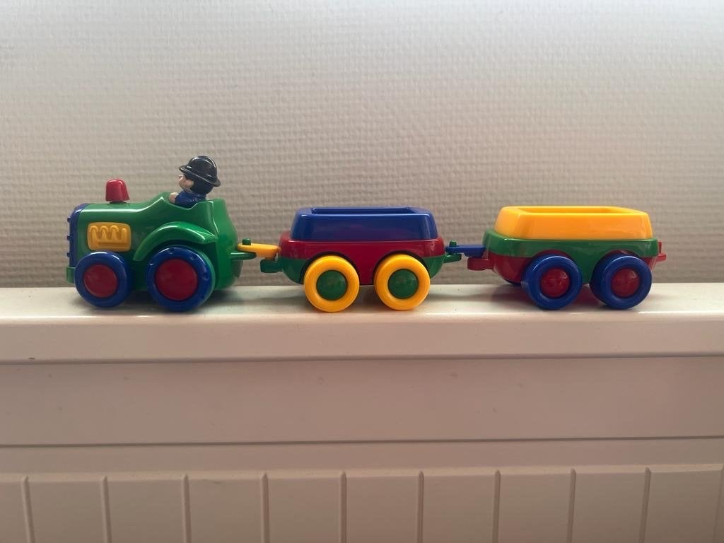 Stevige Kleurrijke Speelgoedtrein met Tractor en Wagons, Ophalen of Verzenden, Zo goed als nieuw
