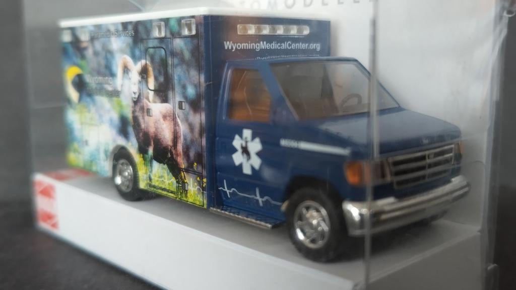 Ford E350 Ambulance Wyoming Bighorn Ram 1;87 Busch Pol, Overige merken, Auto, Verzenden, Busch Gmbh Co