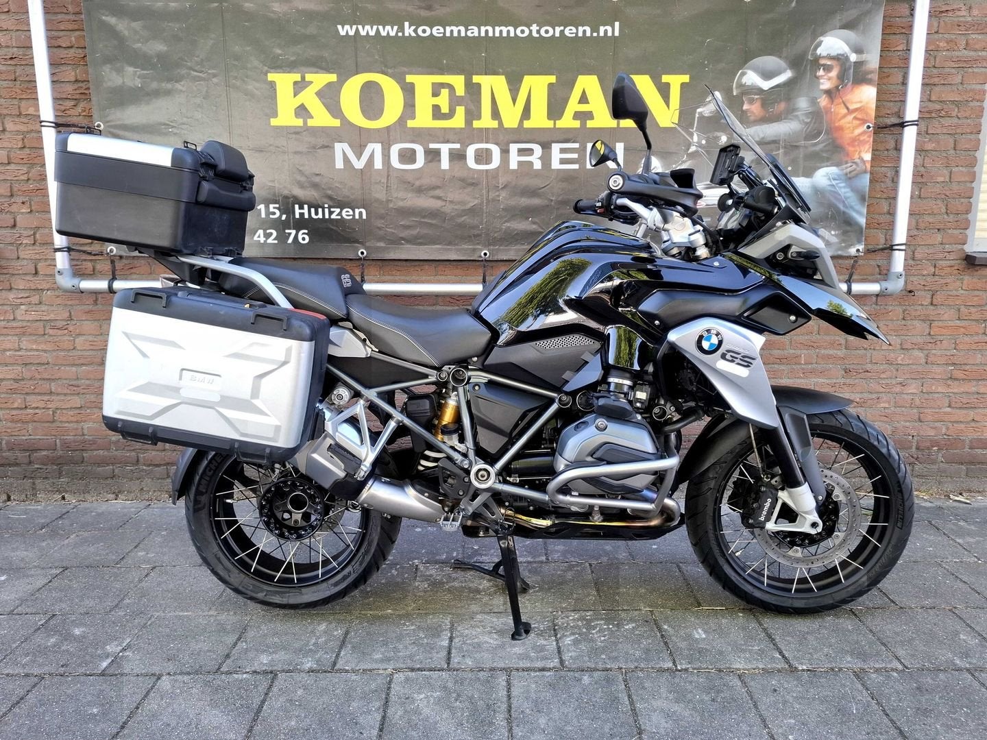BMW R 1200 GS Triple Black Edition (bj 2016) R1200GS R1200, 2 cilinders, Motorrijbewijs A, Bedrijf, Meer dan 35 kW