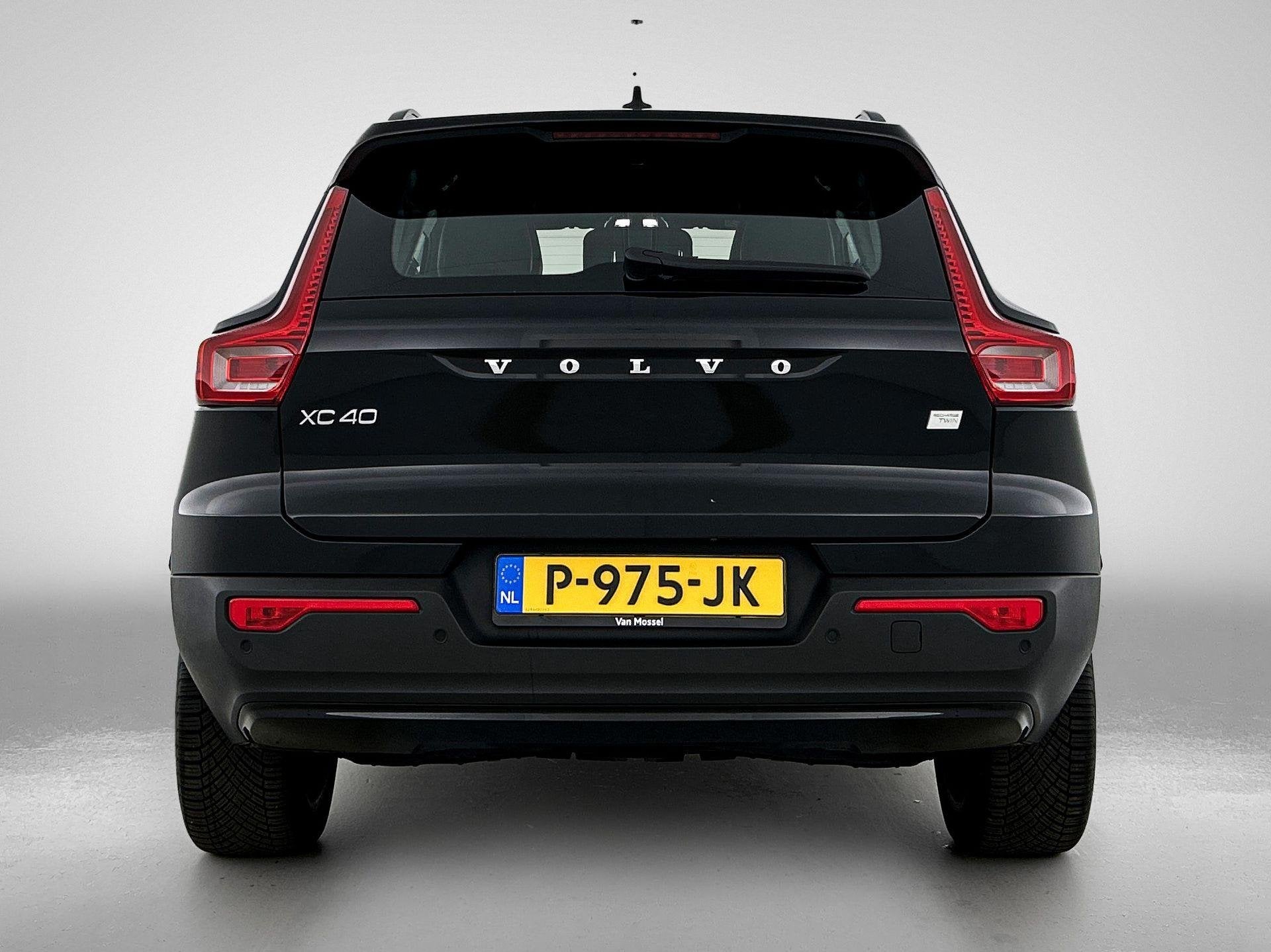 Volvo XC40 Recharge Twin Plus PHEV | Trekhaak | 1e Eigenaar, Auto's, 12 maanden, Zwart, Origineel Nederlands, Vierwielaandrijving