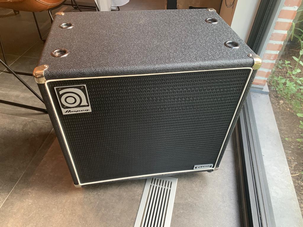 Ampeg SVT-115E Classic Series met hoes op maat, Muziek en Instrumenten, Ophalen, Gebruikt, Basgitaar, 100 watt of meer