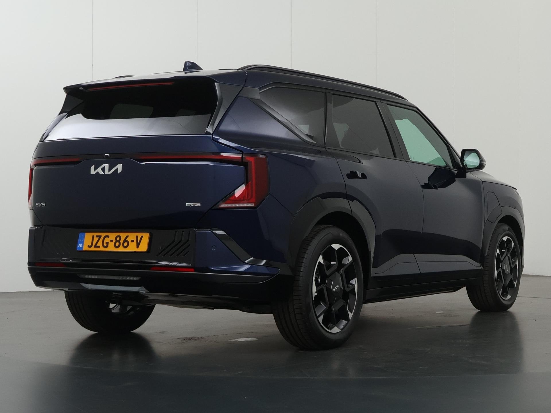 Kia EV5 GT-Line 81.4 kWh BESCHIKBAAR VANAF 01-12-2026 | Pano, Auto's, 81 kWh, 510 min, Lichtsensor, Blauw