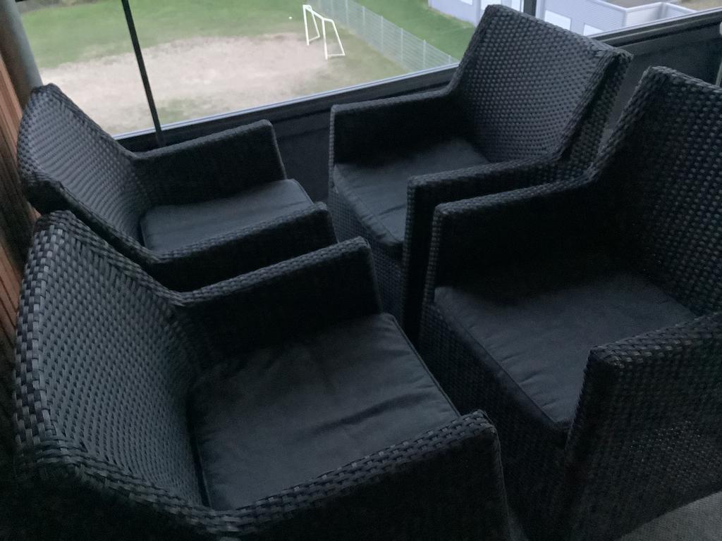 4 tuinstoelen, Huis en Inrichting, Stoelen, Ophalen, Zo goed als nieuw, Grijs