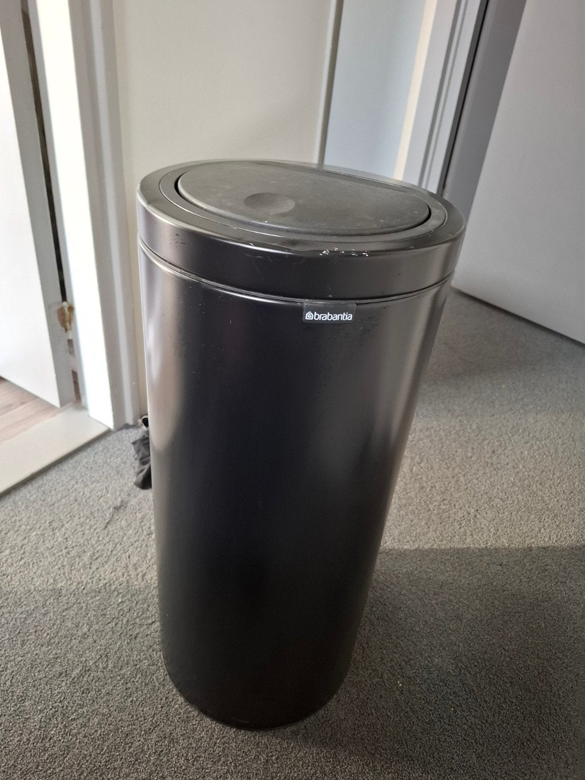 Brabantia prullenbak, zwart,  30L, 20 tot 30 liter, Ophalen, Gebruikt, Metaal
