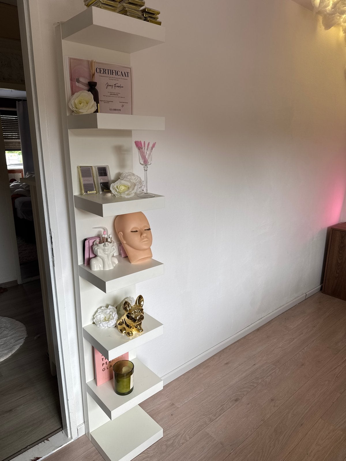 2 stuks witte wandkasten met minimale gebruikerssp, Ophalen, Zo goed als nieuw