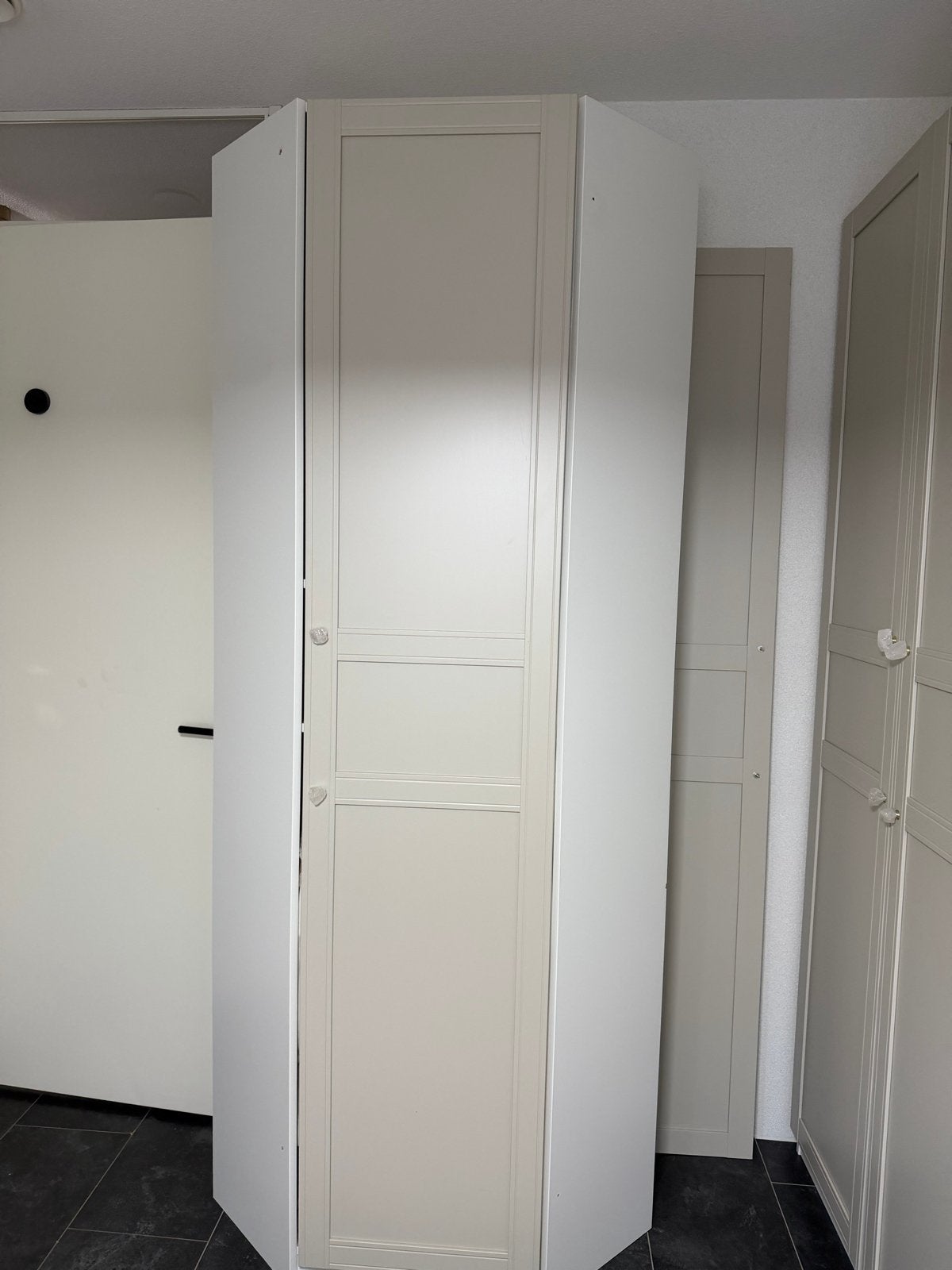 Ikea Aude model hoekkast (zonder deur) - uniek item, Ophalen, Met plank(en), Gebruikt, 200 cm of meer