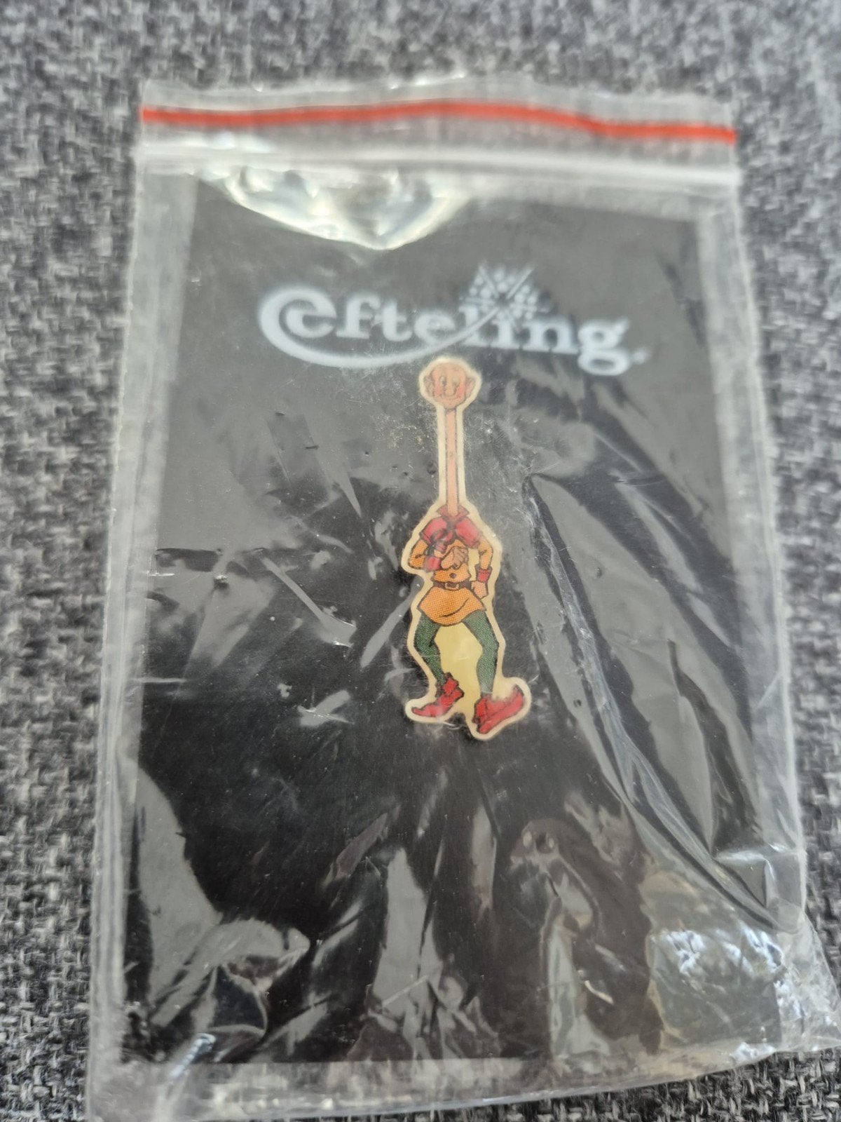 Efteling Pin Parade - Langnek Pin, Verzamelen, Efteling, Ophalen of Verzenden, Nieuw, Button of Speldje