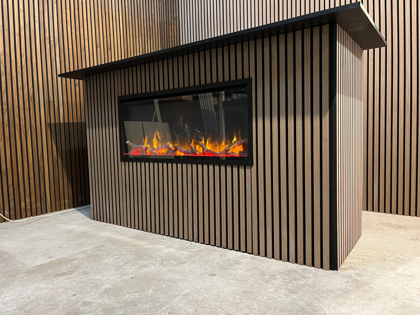 Nieuwe bar met elektrische inbouwhaard, Ophalen, Nieuw, Inbouwhaard, Elektrische haard