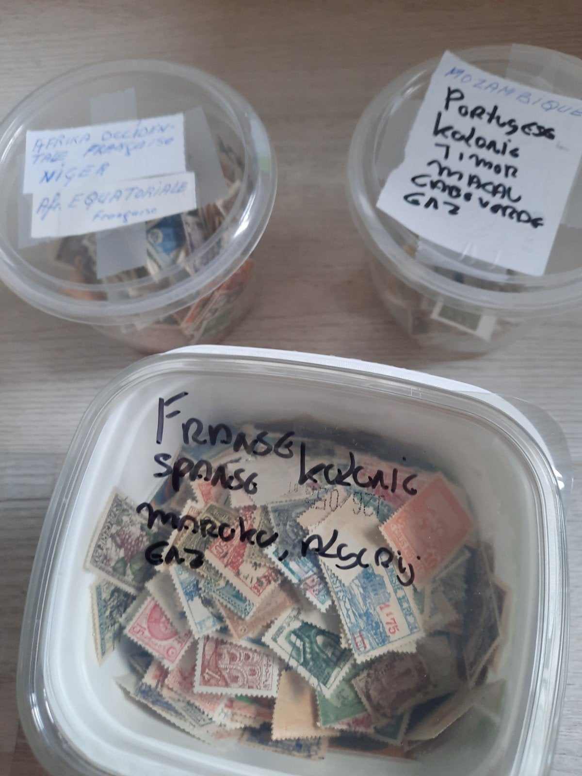 postzegels uit diverse koloniën Portugese Spaans frans, Verzenden, Buitenland