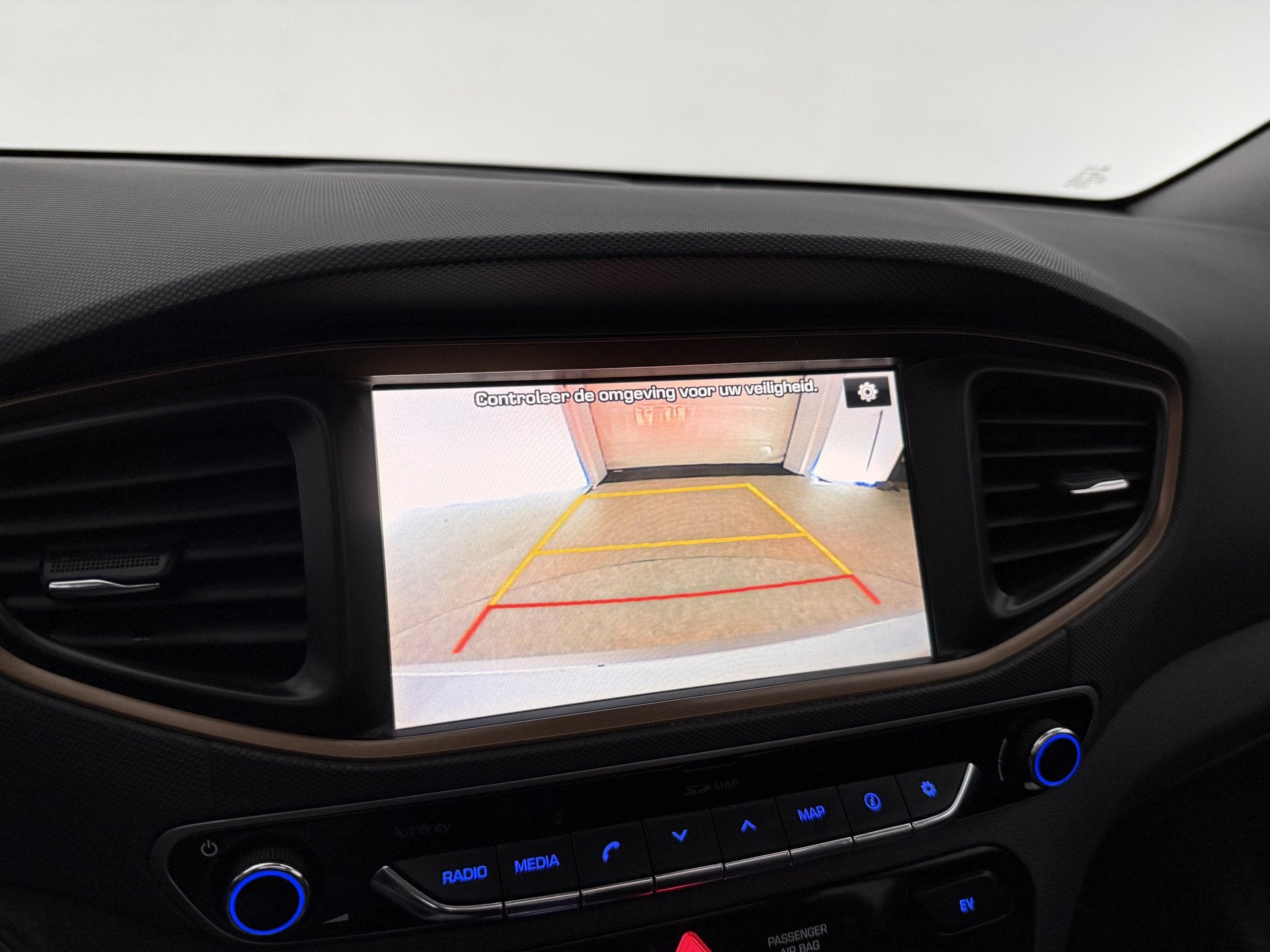 Foto 21 van Hyundai IONIQ Premium EV | Snelladen | SOH 87% | Pano | Stoe