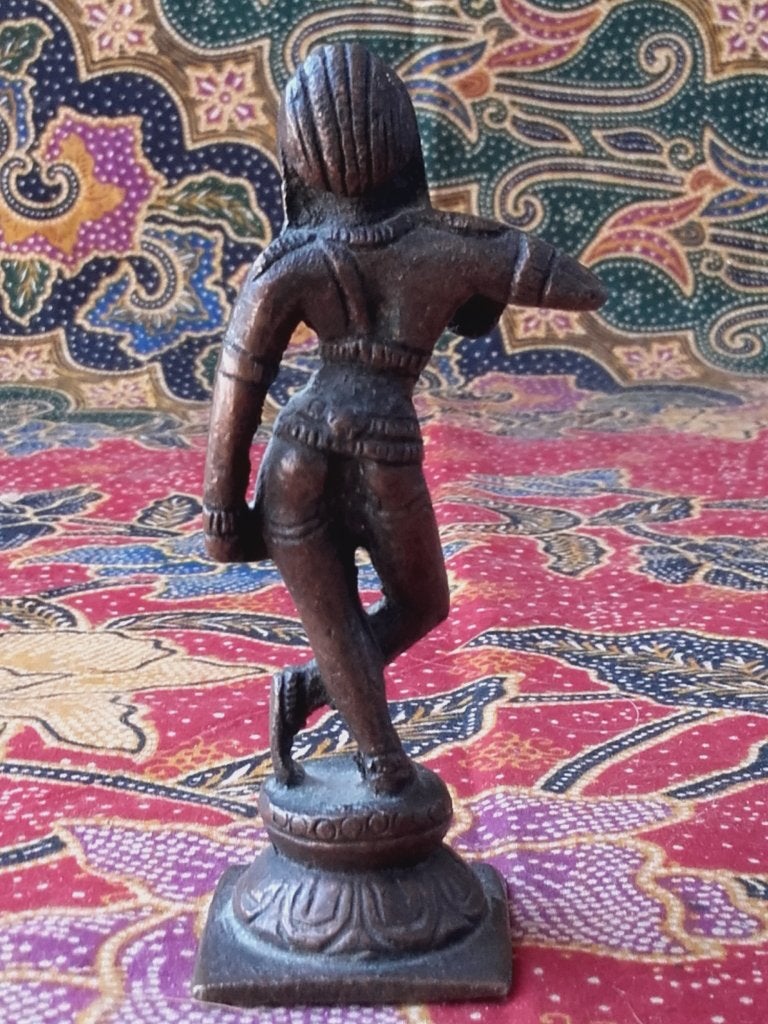 Mooi antiek brons beeldje uit India van een Devi 9,7 cm., India, Handgemaakt, Ophalen of Verzenden, Brons