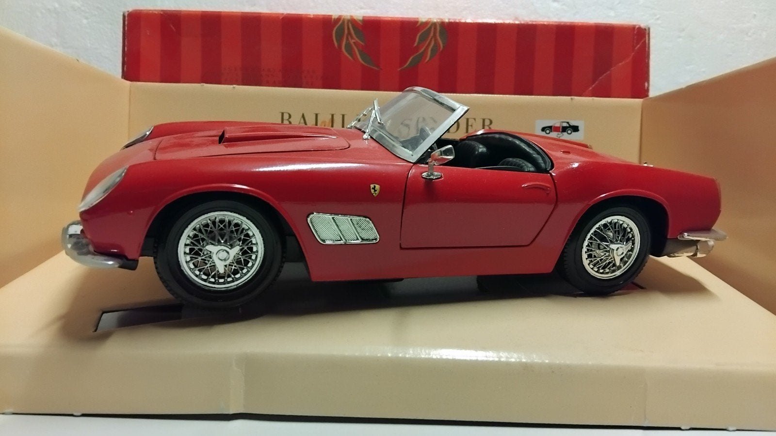 Ferrari 250 GT California rood Polistil metal 1:16 KRD, Ophalen of Verzenden, Zo goed als nieuw, Auto, Overige merken