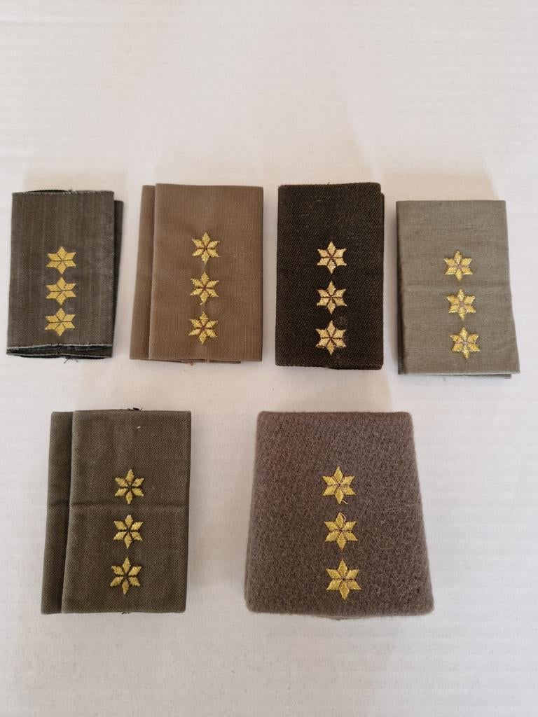 Rang onderscheidingstekens kavel 25 setjes, Ophalen of Verzenden, Landmacht, Nederland, Embleem of Badge