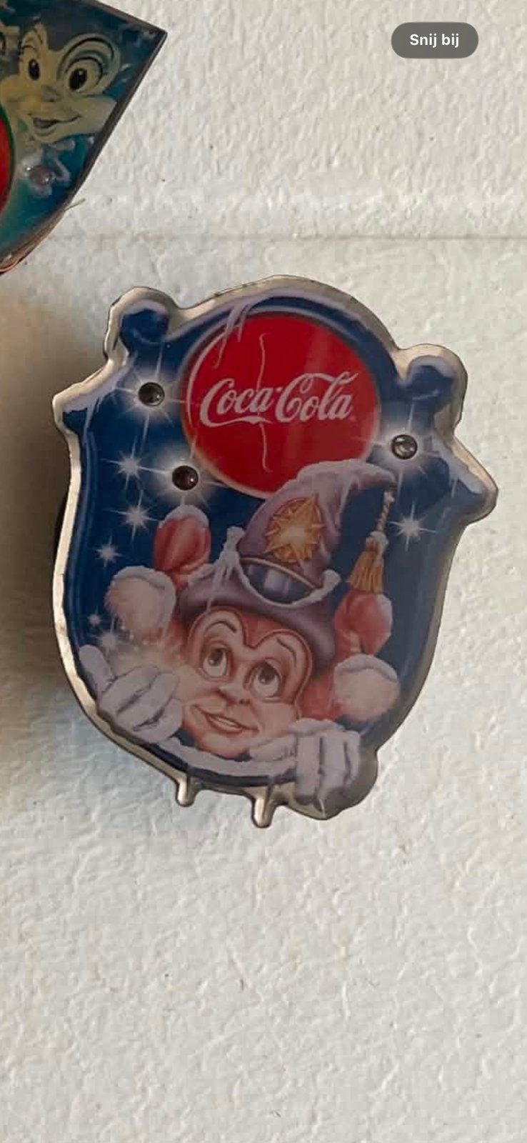 Efteling pin winter Coca Cola, Verzamelen, Efteling, Ophalen of Verzenden, Zo goed als nieuw, Button of Speldje