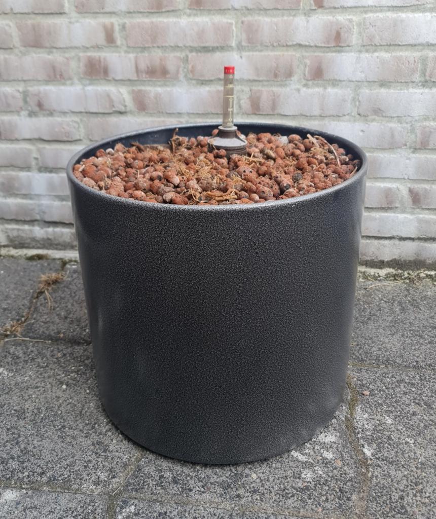 Plantenbak rond antraciet met zilver metaal op 3 wielen mooi, Ophalen, Kunststof, Gebruikt, Minder dan 60 cm