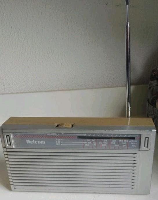 Delcom Radio - Vintage Draagbare Radio vanaf €15.00, Ophalen of Verzenden, Gebruikt, Radio