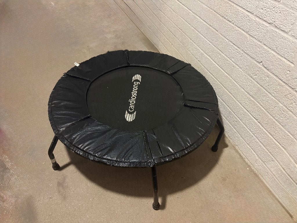 Cardiostrong Fitness-trampoline (Ø 100 cm) met beschermrand, Ophalen, Zo goed als nieuw, Benen, Overige typen