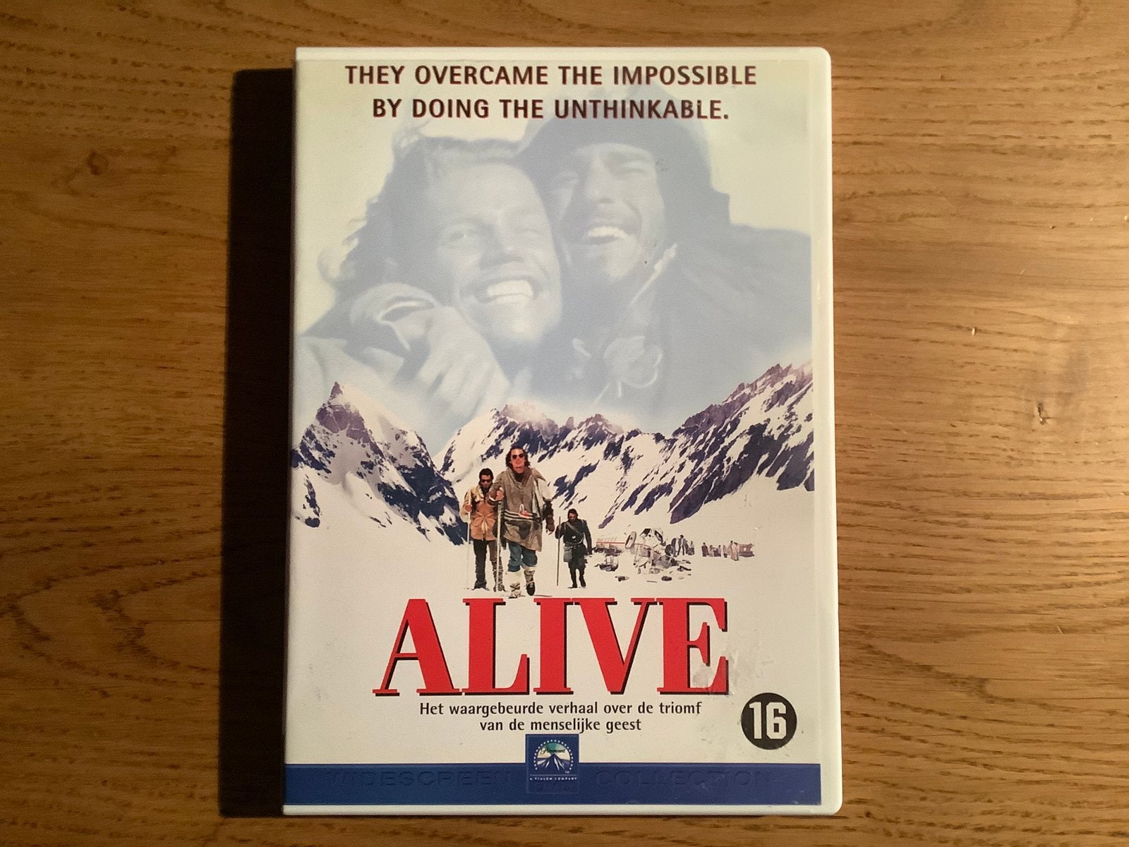 10). Alive, Ethan Hawke, Vincent Spano, waargebeurd drama!, Ophalen of Verzenden, Zo goed als nieuw