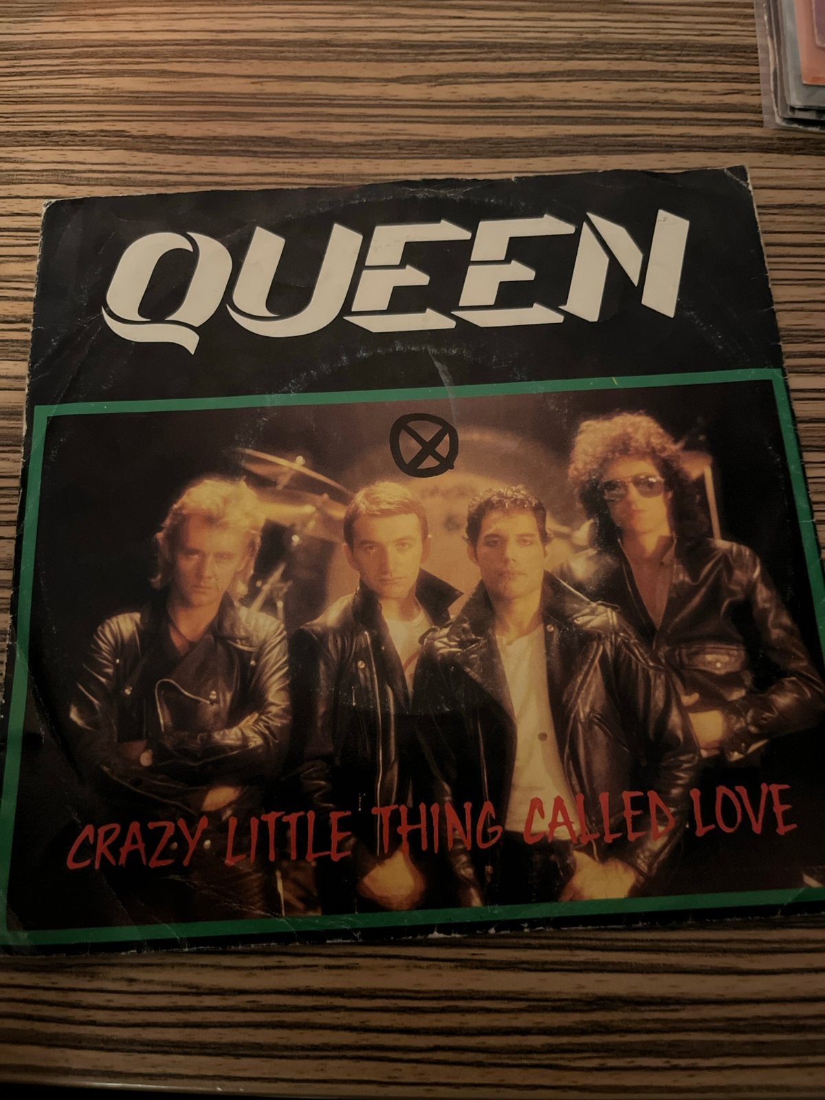 Queen - Crazy Little Thing Called Love / We Will Rock You, Cd's en Dvd's, Gebruikt, Originele persing, 7 inch, Ophalen of Verzenden