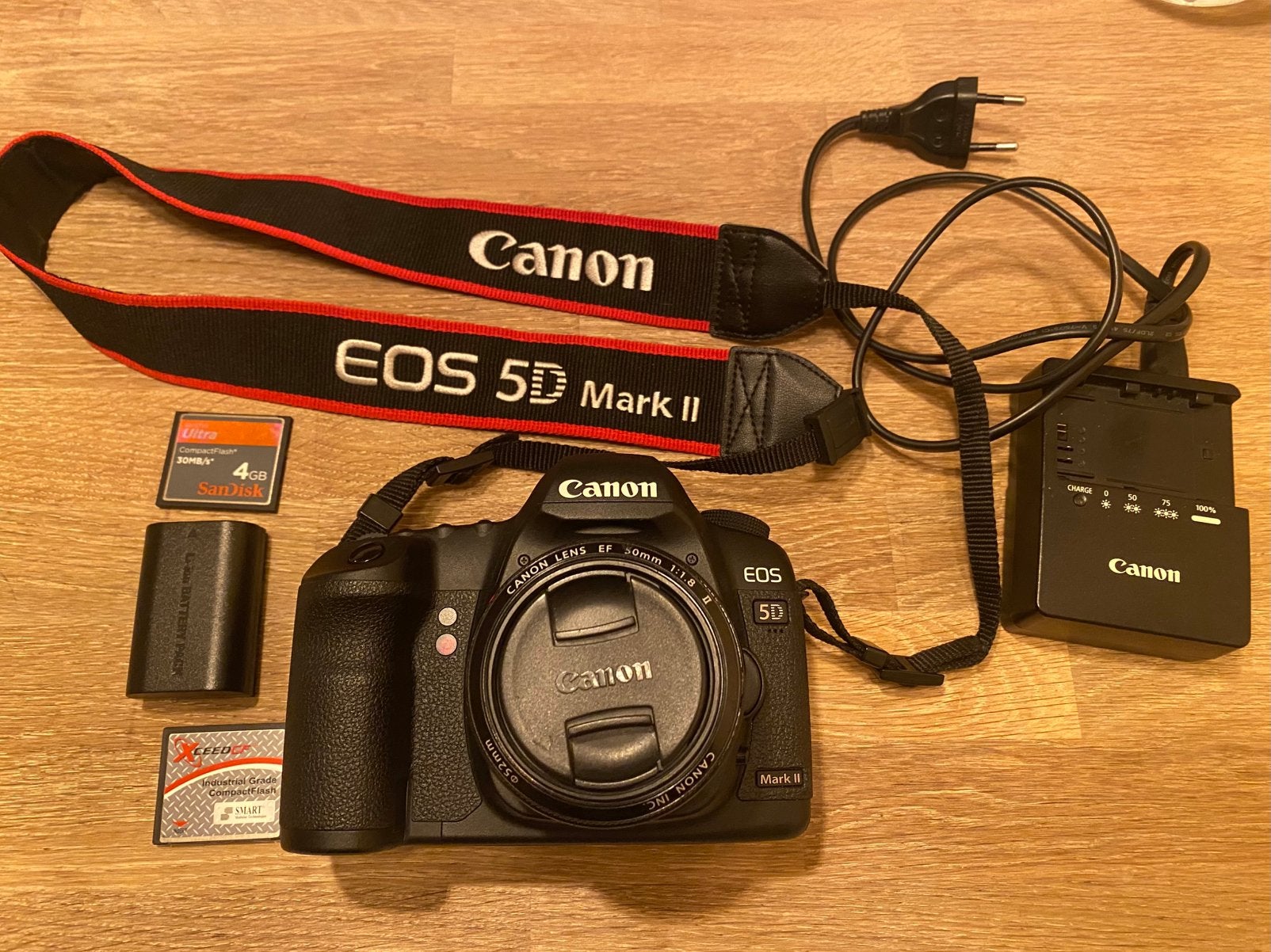 Canon 5D Mark 2 nieuwstaat met 50mm F1.8 lens