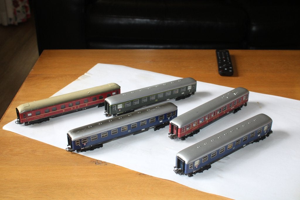 Marklin 5 Stuks D-trein Rijtuigen met licht, Hobby en Vrije tijd, Modeltreinen | H0, Wisselstroom, Gebruikt, Wagon, Ophalen of Verzenden