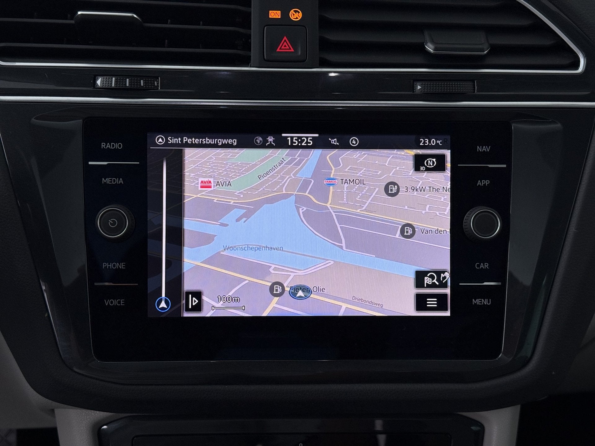 Volkswagen Tiguan 1.4 TSI eHybrid 245 pk Elegance | Pano | C, 4 cilinders, Alcantara, Hybride Elektrisch/Benzine, SUV of Terreinwagen