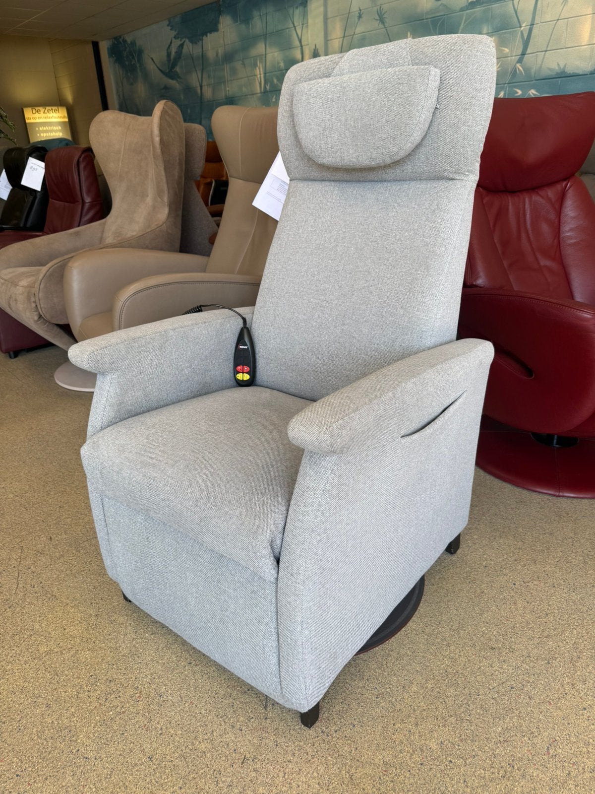 Makkelijk opstaan ?Fitform sta op stoel relax fauteuil, Ophalen of Verzenden, Zo goed als nieuw, Stof, Gratis bezorging regio Utrecht