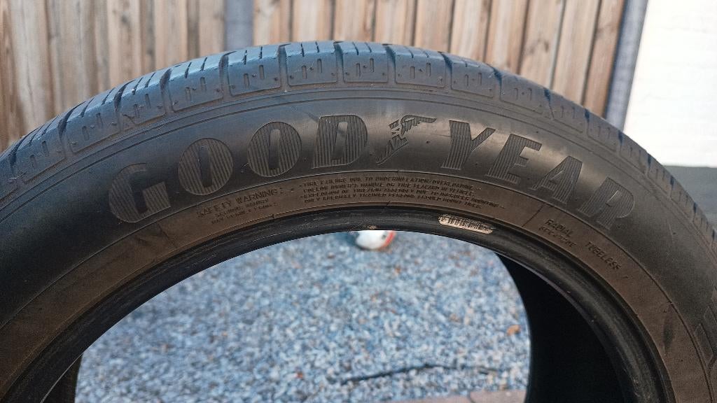 2 goede Goodyear banden 225/55R19, Ophalen, 18 inch, Band(en), Zomerbanden