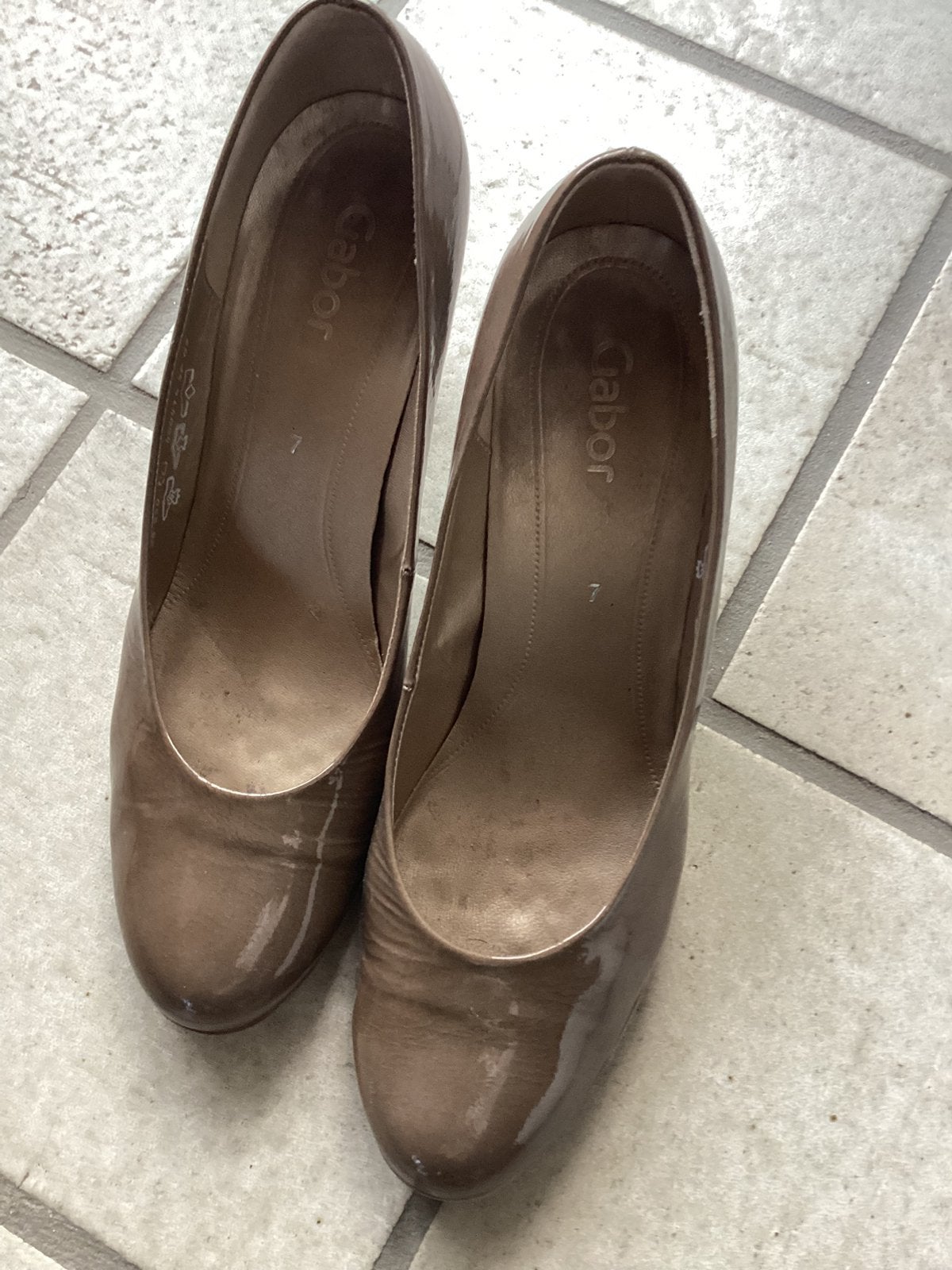 Pumps, Kleding | Dames, Pumps, Beige, Ophalen of Verzenden, Zo goed als nieuw