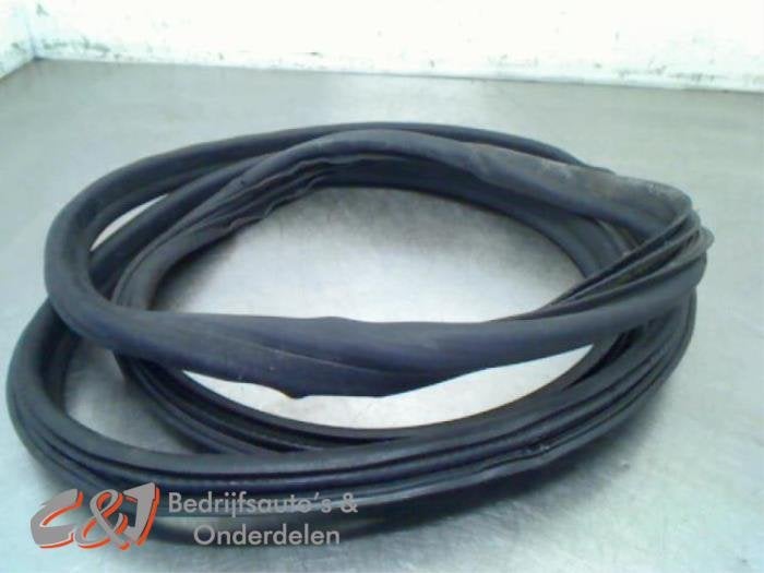 Schuifdeur Rubber rechts van een Citroen Berlingo