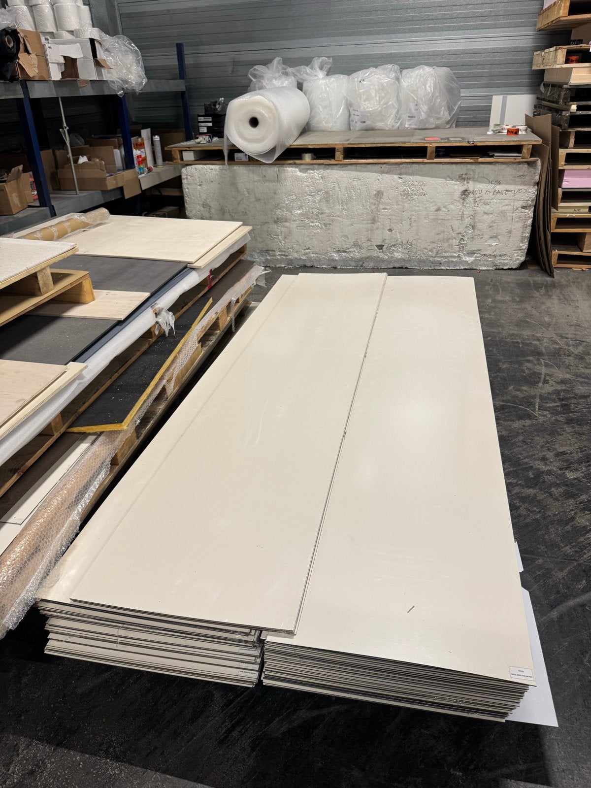 264x HPL Platen 3mm RAL9001 590x2800mm (PRIJS PER PLAAT), Doe-het-zelf en Verbouw, Ophalen, Zo goed als nieuw, HPL, Minder dan 20 mm