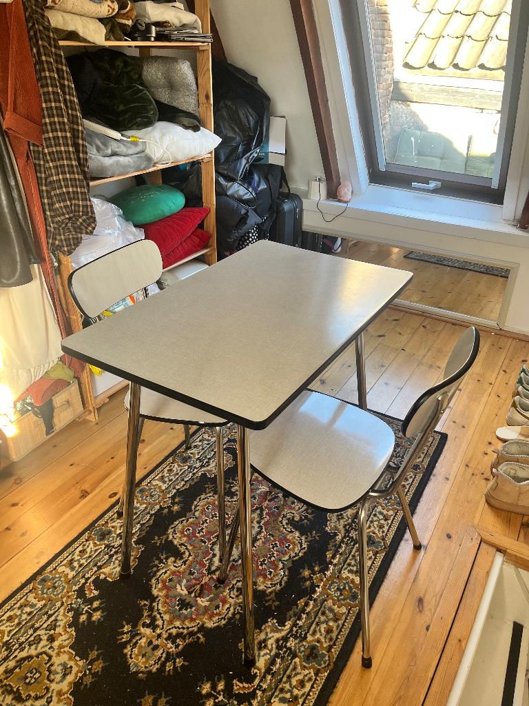 Eettafeltje of bureau met 2 stoelen retro jaren 60, Huis en Inrichting, Complete eetkamers, Ophalen, Zo goed als nieuw, Retro