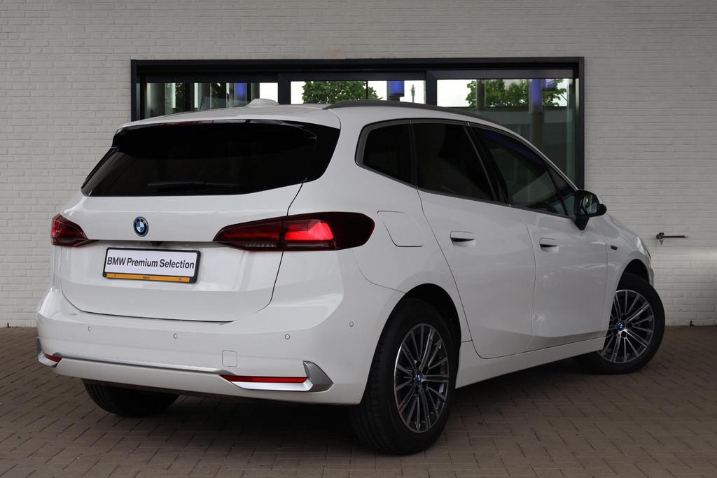 BMW 2 Serie Active Tourer 225e xDrive | Trekhaak Elektrisch, Auto's, Automaat, 1800 kg, Gebruikt, Euro 6