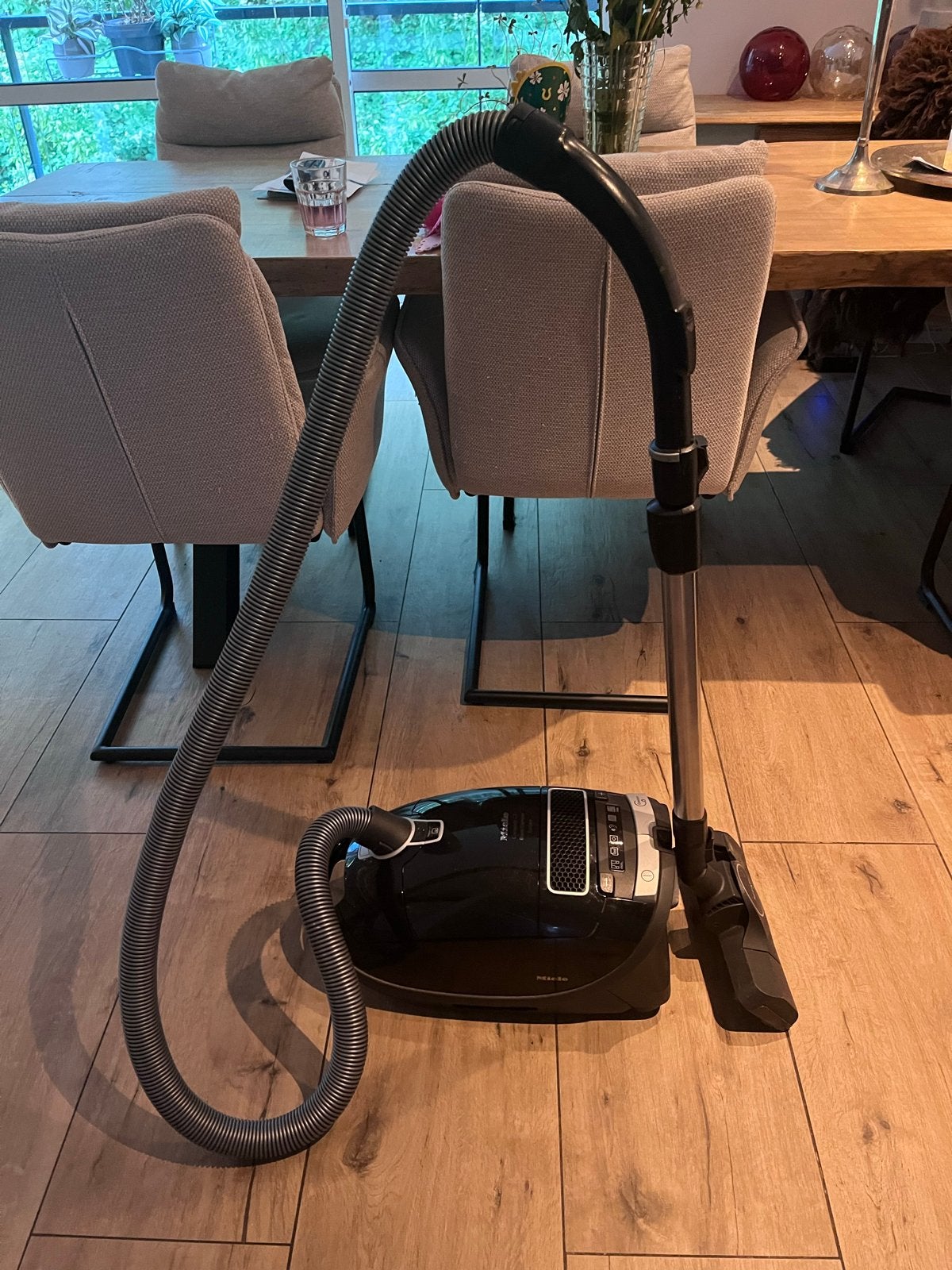 Miele Complete C3 met weinig zuigkracht stofzuiger, Witgoed en Apparatuur, Miele, Niet werkend, Sledestofzuiger, Regelbare zuigkracht