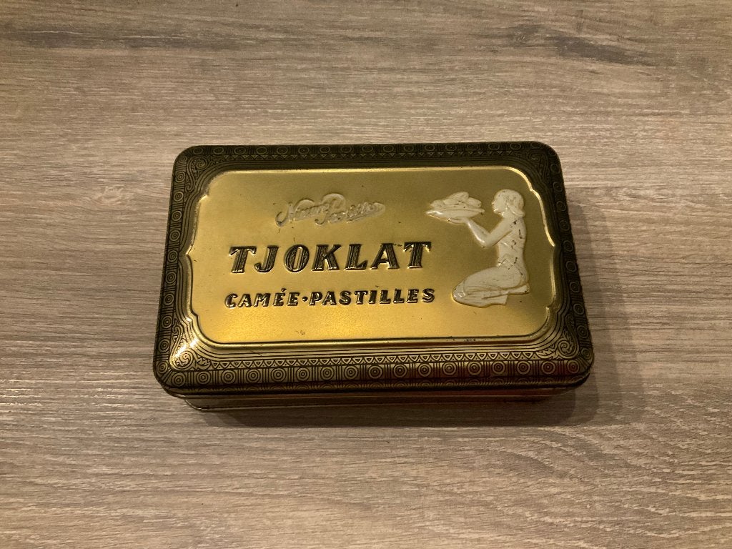 Nostalgisch chocoladeblik Tjoklat Camee Pastilles 17x11x5, Ophalen of Verzenden, Zo goed als nieuw, Overige, Overige merken