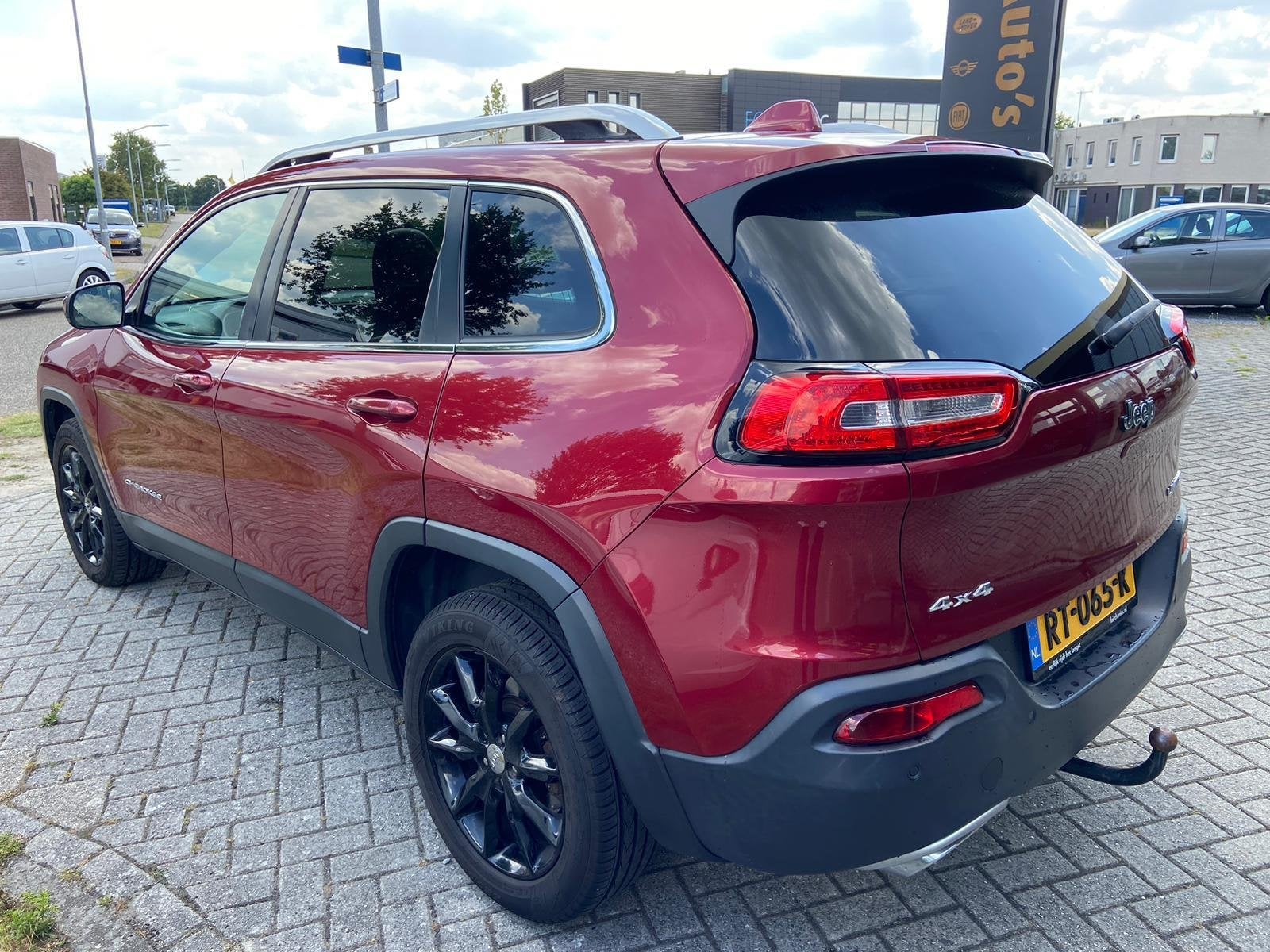 Jeep Cherokee 2.0 Limited 4WD, panodak, trekhaak, navi, crui, Automaat, Euro 5, 450 kg, 4 cilinders