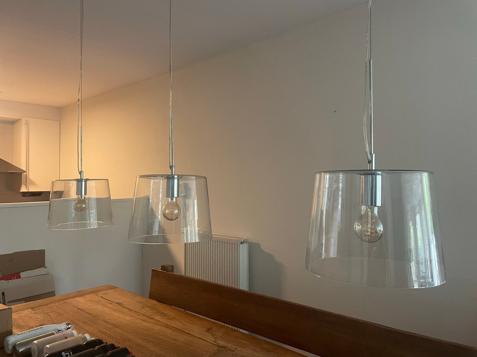 Hanglamp met 3 glazen kappen, Ophalen of Verzenden, Gebruikt, Kunststof, E27 (groot)
