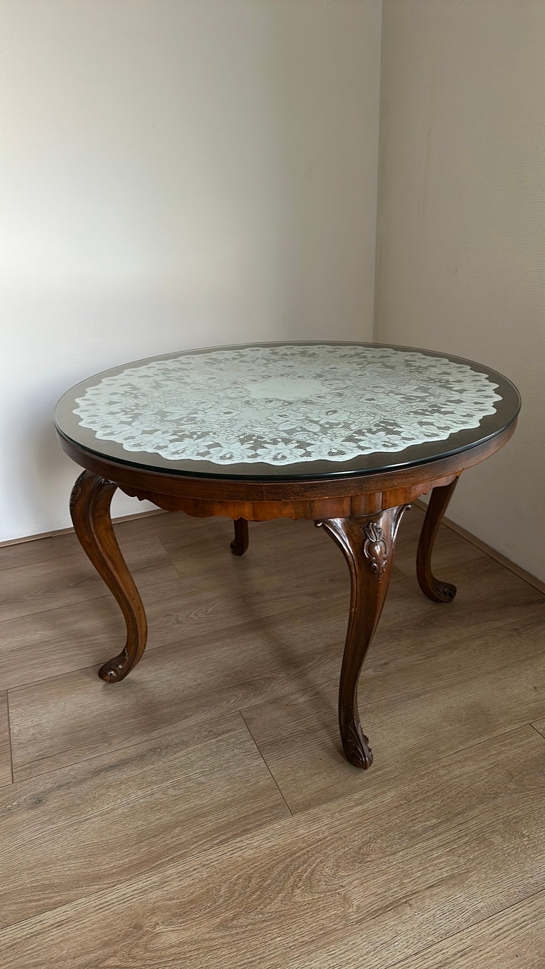 Antieke ronde salontafel, Ophalen