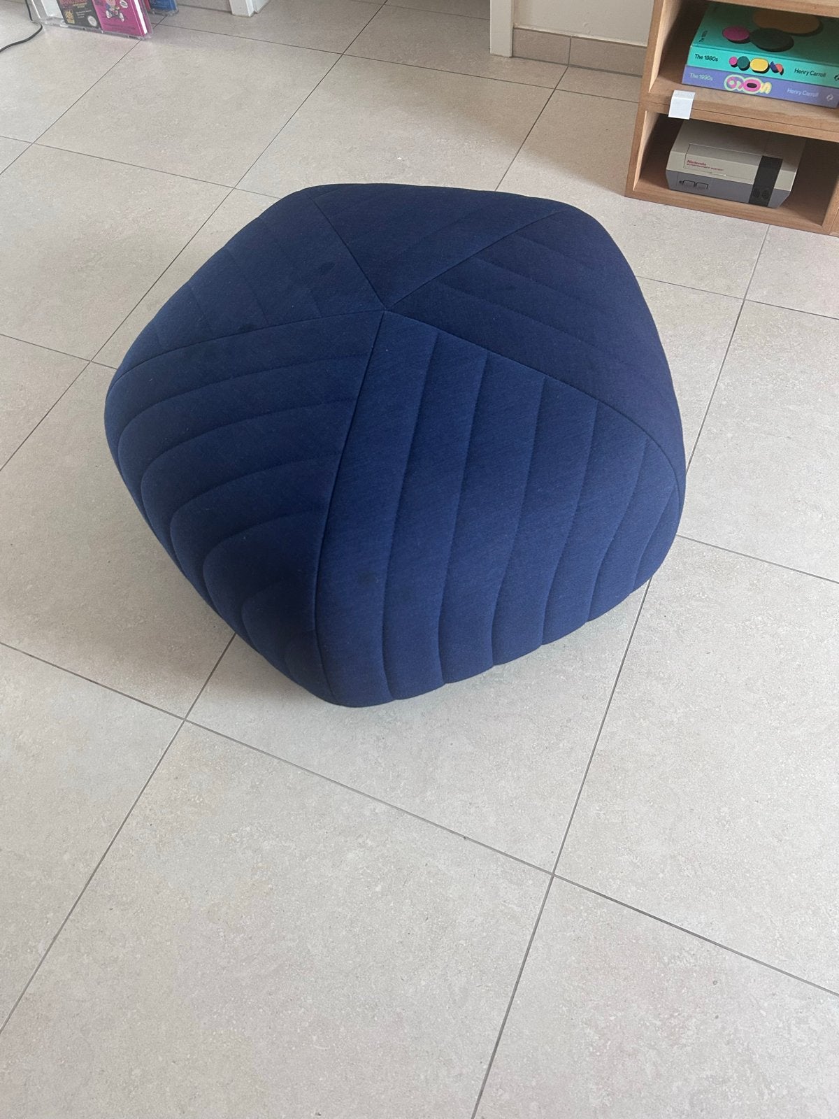 Muuto Five Poef - Donkerblauw, Ophalen, Minder dan 50 cm, Zo goed als nieuw, 50 tot 75 cm