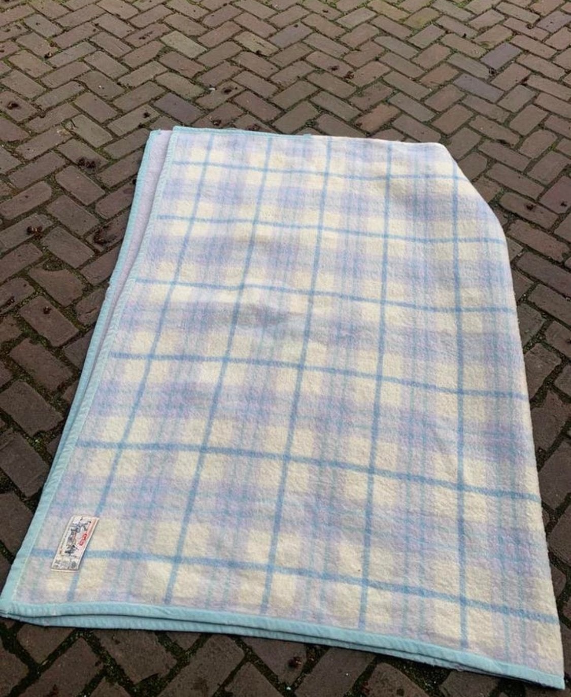 Deken mooie oude wollen één persoons deken, Verzenden