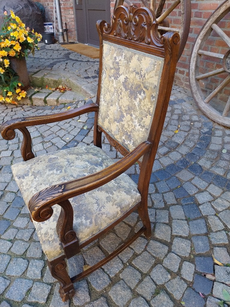 Antieke stoel met armleuningen en houtsnijwerk, Antiek en Kunst, Ophalen